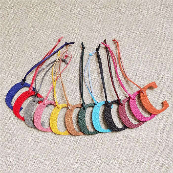 English Letter A B C D E F G A - Monogram Keychain Leather 리뷰 및 가격