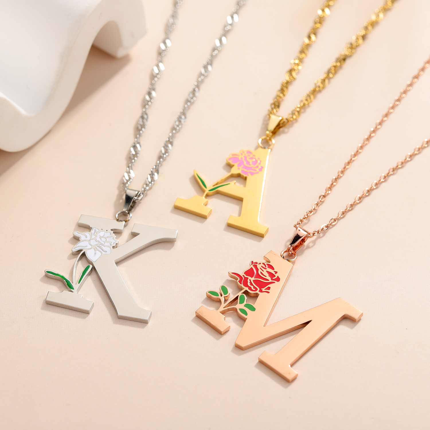 Custom Flower Initial Letter P - Birth Flower Necklace 리뷰 및 가격